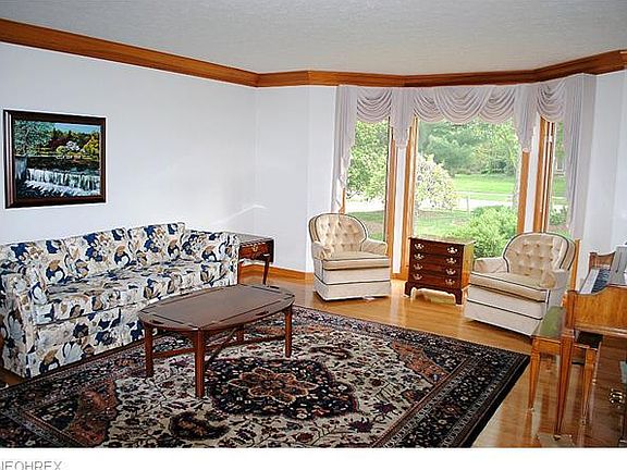 4th image of 32785 Shadowbrook Dr