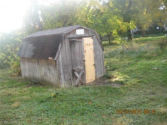 3rd image of 195 Chittenden St