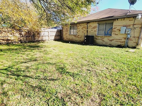 2nd image of 8607 Crystal Cove Cir