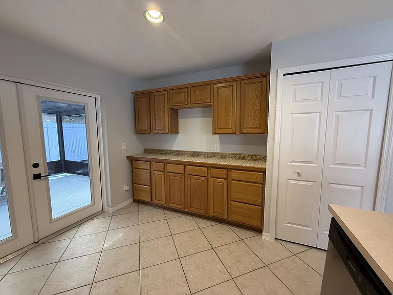 1084 Amanda Kay Cir #1 — Photo 6