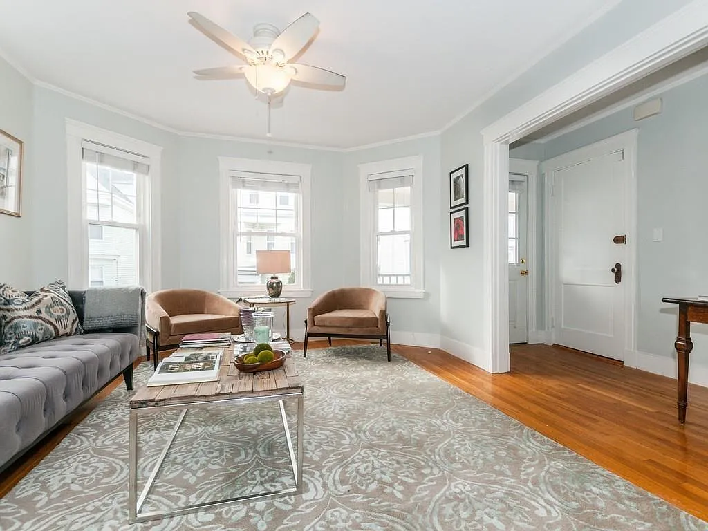 16 Woodlawn St — Photo 4