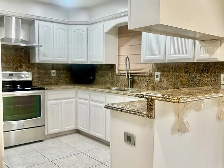 1683 Artemisa Ave — Photo 12