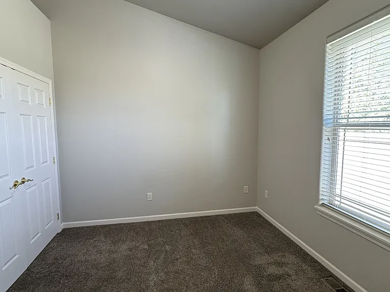 2350 NE Mary Rose Pl #2 — Photo 38
