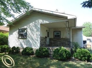 34 W Broadway St, Ecorse, MI 48229