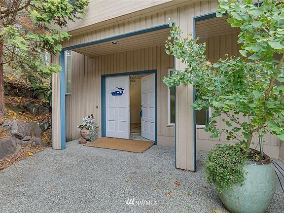 5th image of 8323 NE Juanita Dr