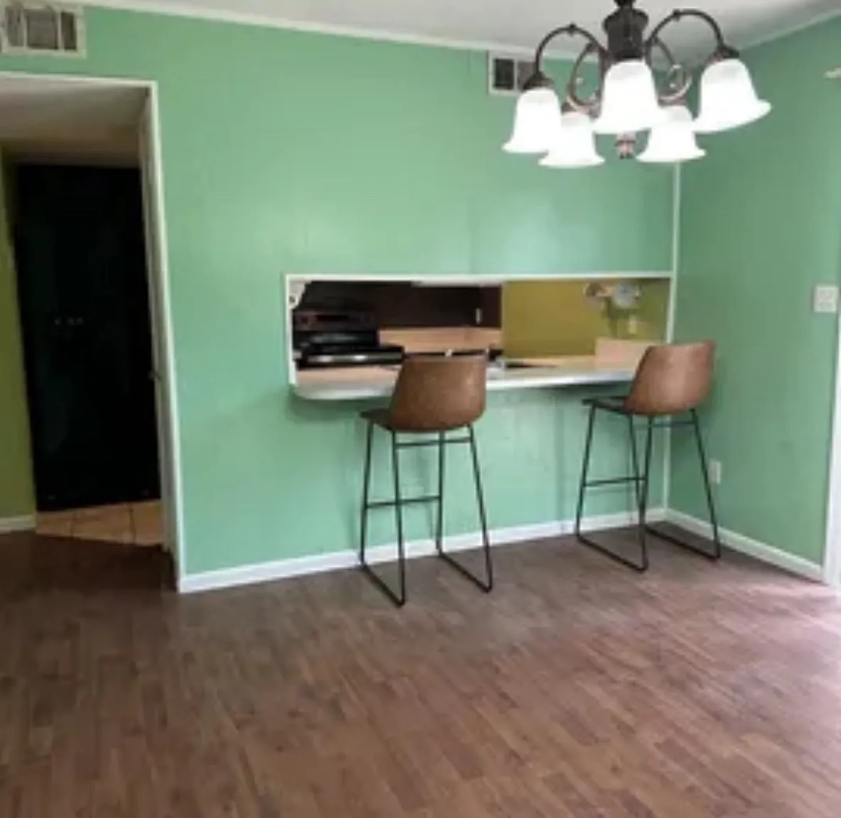 3 bed, 1300 sqft, $1,600 — Photo 3