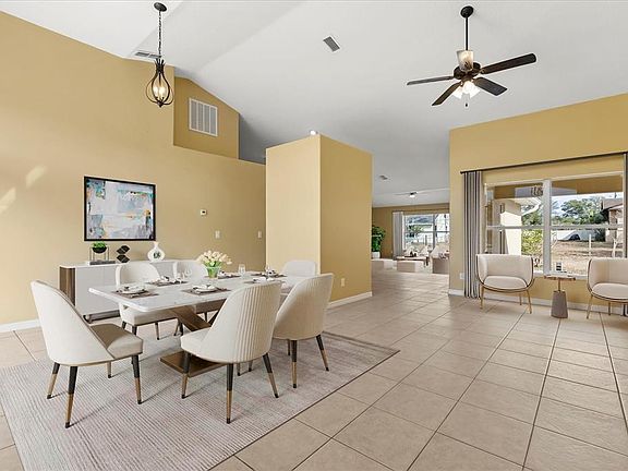 3rd image of 619 Rhodes Dr