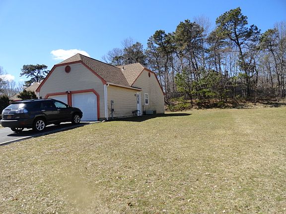 4th image of 12 Gregg Ln