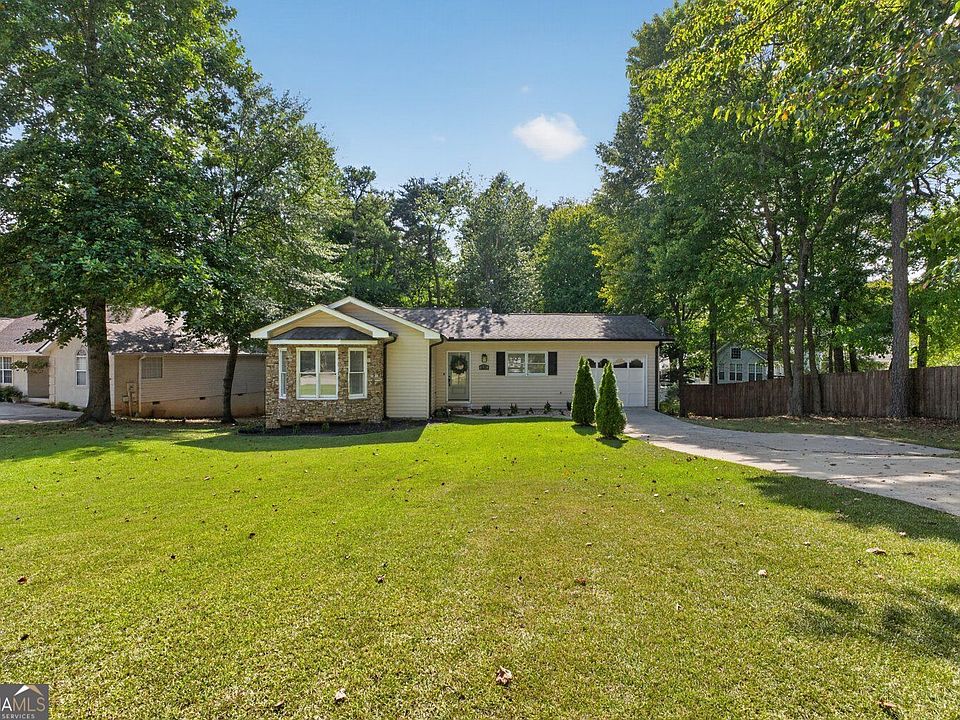 1st image of 938 Charleston Ct