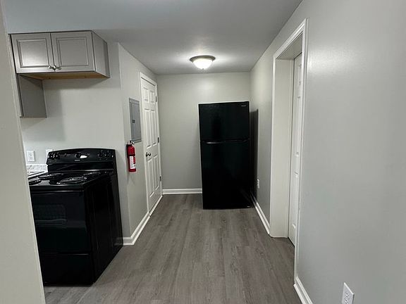 5th image of 712 Lamont St #7
