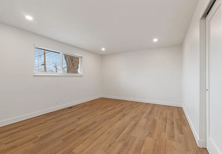 655 Walker Ave — Photo 7