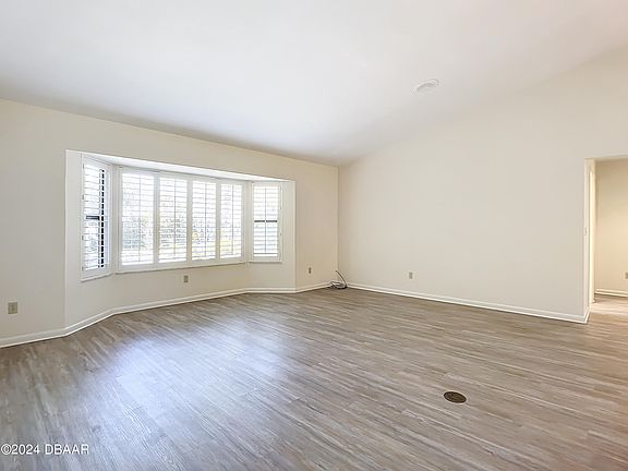 4th image of 811 Silk Oak Ct