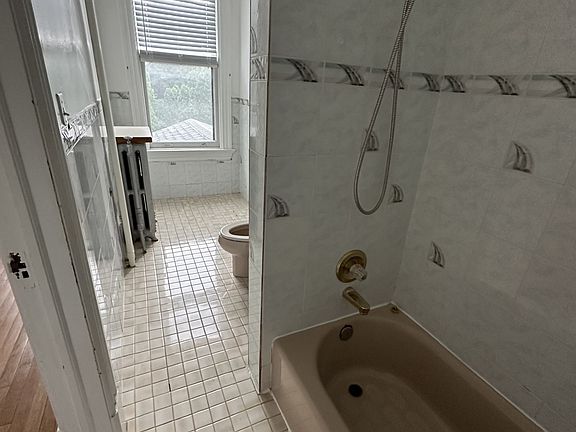 2nd image of 624 Summit Ave #6