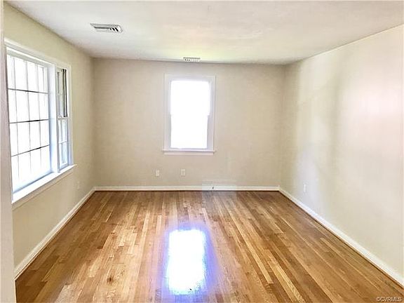 3rd image of 2031 Woodmont Dr