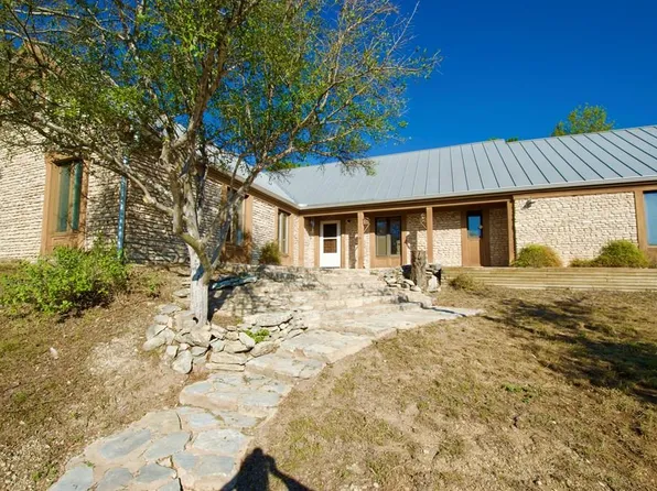 333 Secret Valley Dr, Kerrville, TX 78028