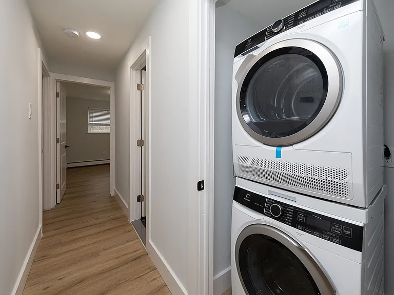 Washer/Dryer in-unit