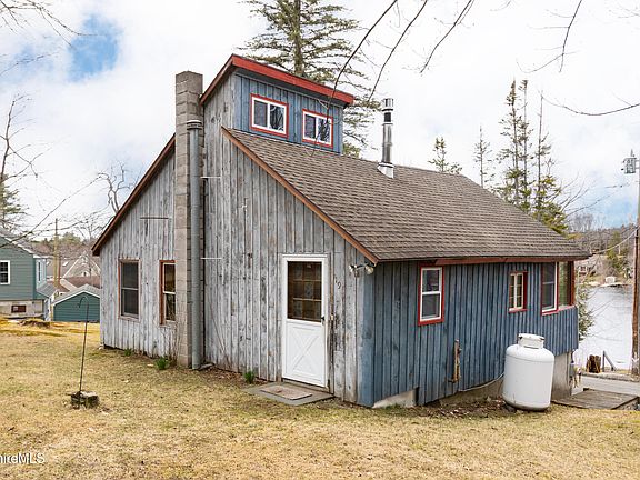 2nd image of 19 Cove Ln