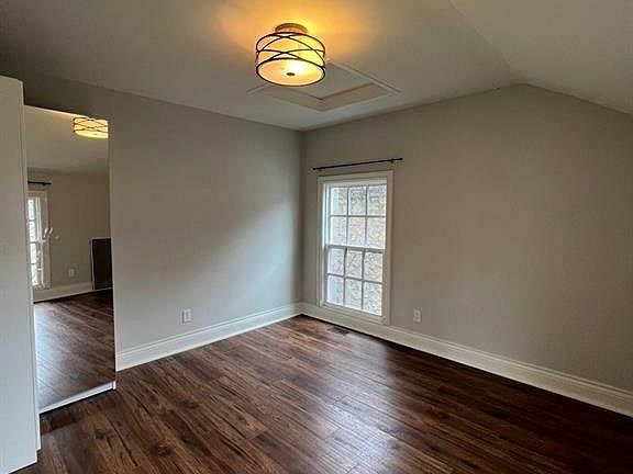 3rd image of 31 Green St #B