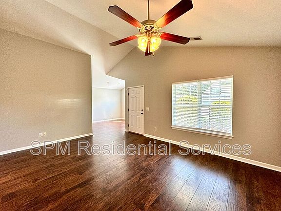 3rd image of 811 Waddell St