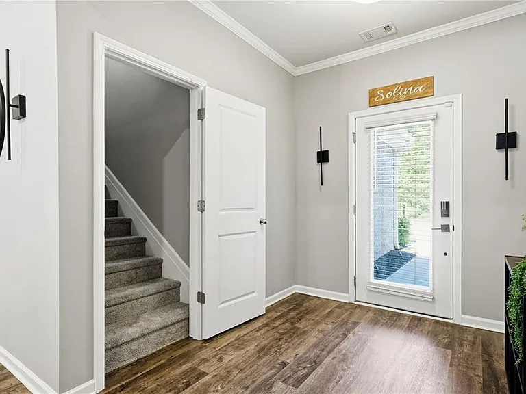 201 Cades Ct — Photo 7