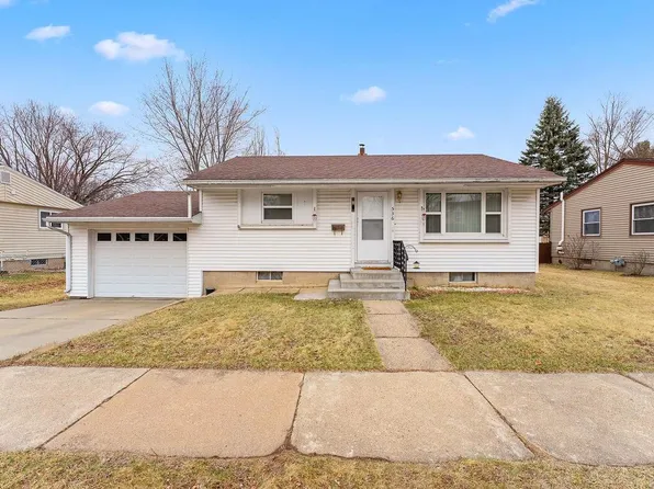 536 Charles Street, Reedsburg, WI 53959