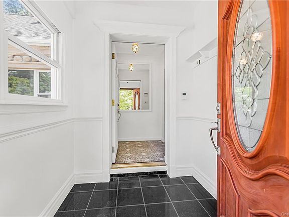 3rd image of 60 Hothorn Ave
