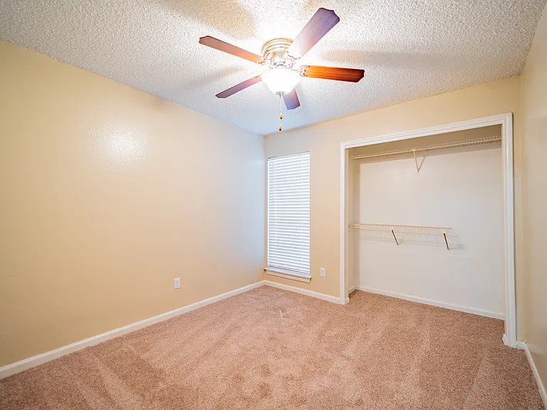 Oak Bend Apartments — Photo 52