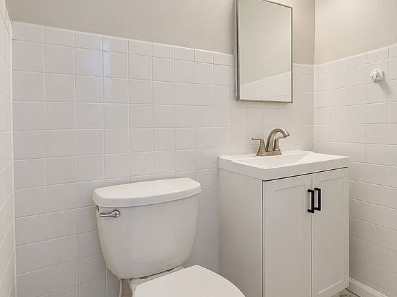 3rd image of 3943-45 W 26th St #9