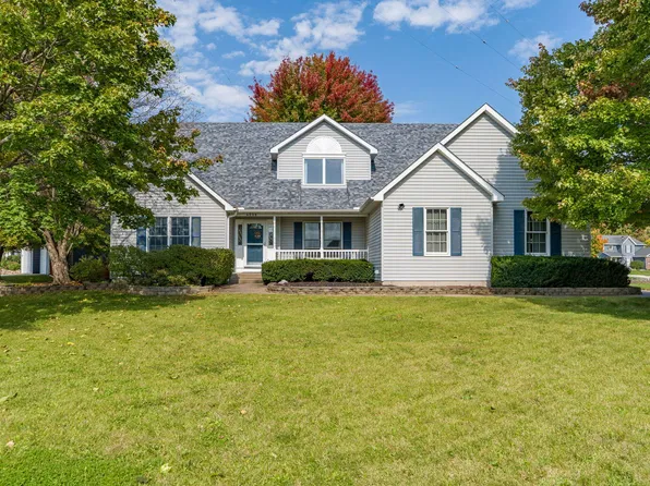 4008 Raleigh Ave, Bettendorf, IA 52722