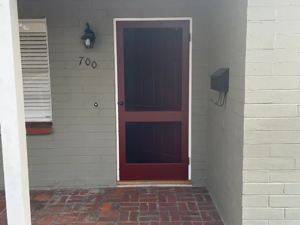 700 Kingsley Ave, Palo Alto, CA 94301