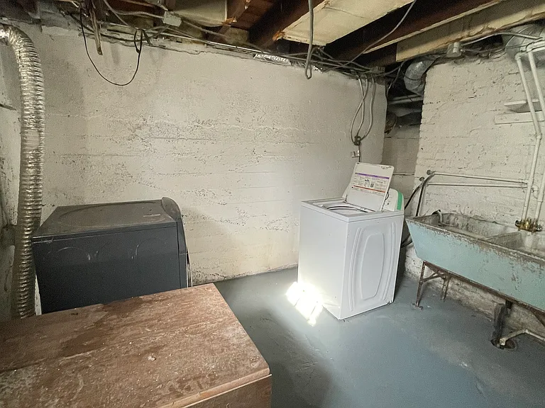 39 Center St — Photo 22