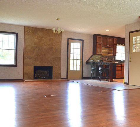 3rd image of 67 Fairview Dr
