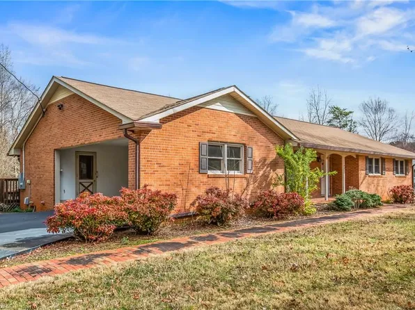 901 Petree Rd, Winston Salem, NC 27106