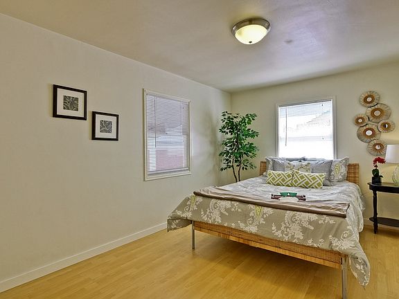 5th image of 350 Bradley Ave