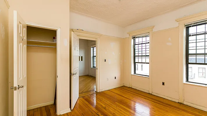 Rented by Nooklyn NYC LLC | media 31