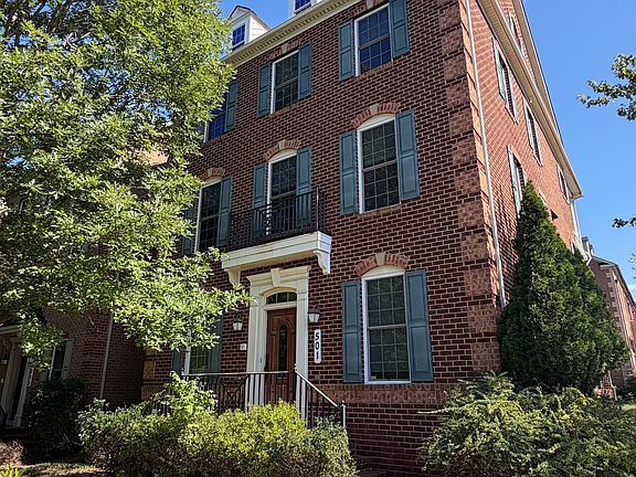2nd image of 501 Watkins Mill Rd