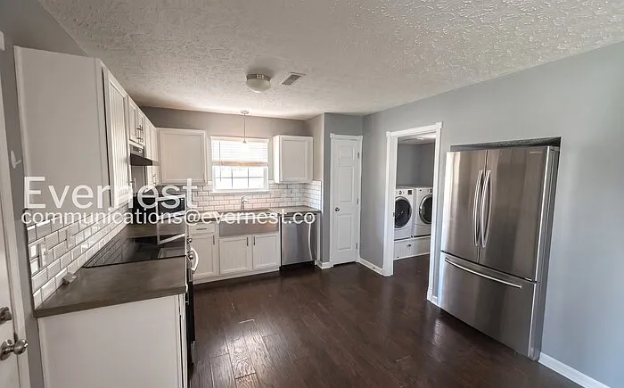 6326 Pompano St — Photo 2