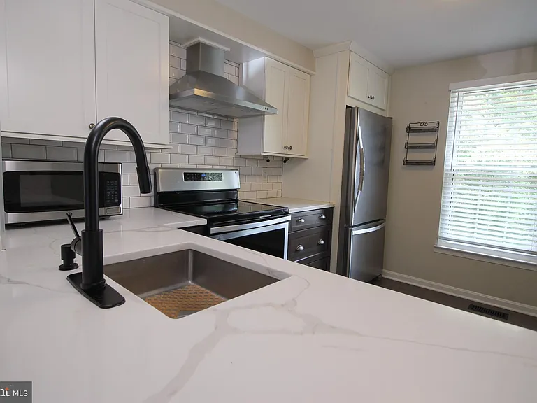 11916 Fieldthorn Ct — Photo 8