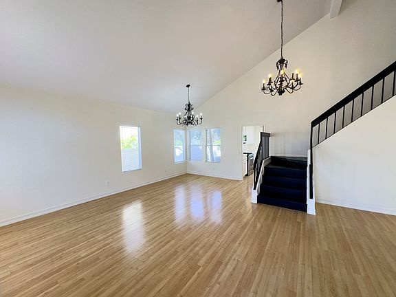 2nd image of 539 Avenida Blanco