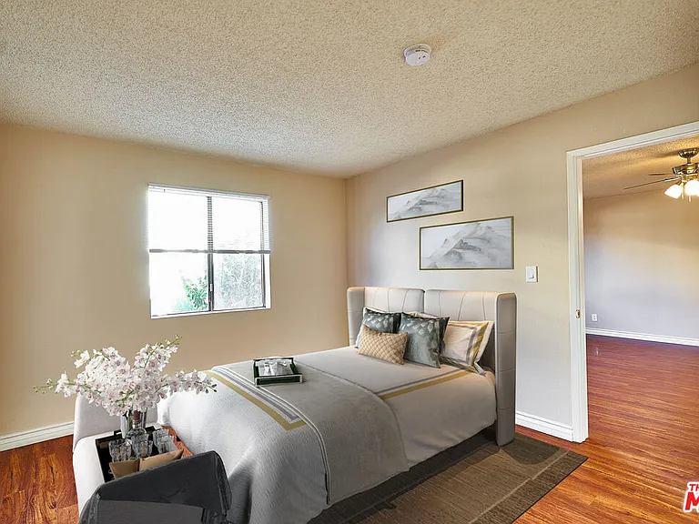 820 S Saint Andrews Pl #203 — Photo 5