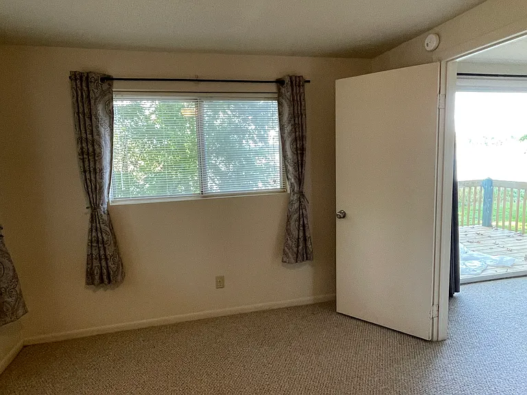 5010 S Lake Dr — Photo 24