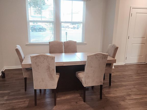 4th image of 346 Aberlour Dr
