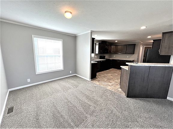 2nd image of 195 Savannah Cir