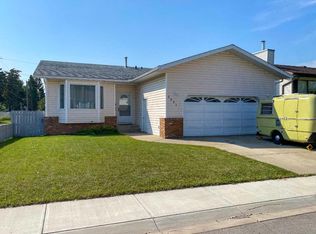 5601 43 Street Close, Olds, AB T4H1C3