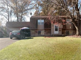 4588-4590 Washington Square Dr, Youngstown, OH 44515