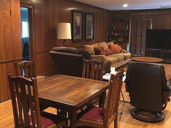 5th image of 2108 S Lakeshore Dr