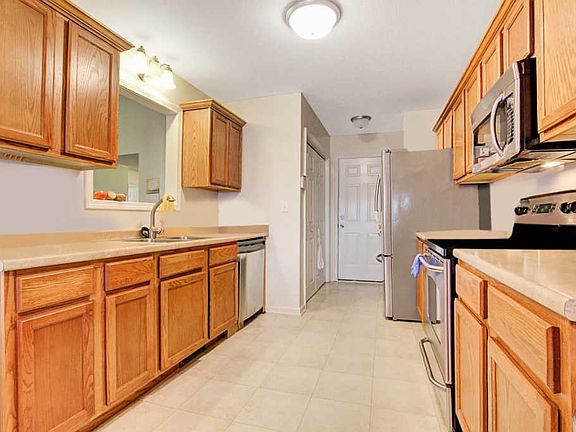 3rd image of 3148 Brook Hill Dr