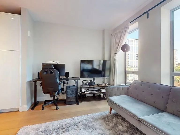 100 Shawmut Ave #413 — Photo 2