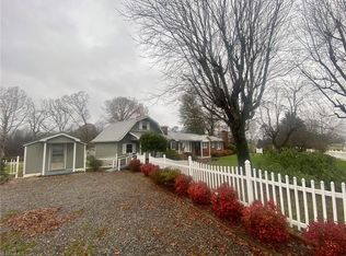 6113 White Plains Rd, Roaring River, NC 28669