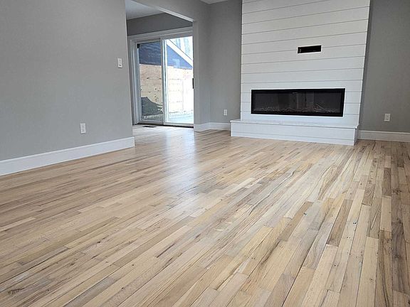3rd image of 83 School St